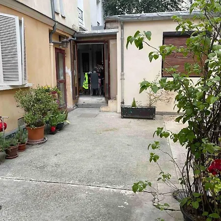 Chezadrienparis - De 90m2 En Souplex Parigi